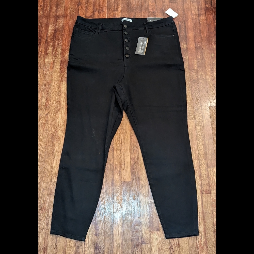 NWT Refuge Charlotte Russe black button fly high rise skinny jean jegging